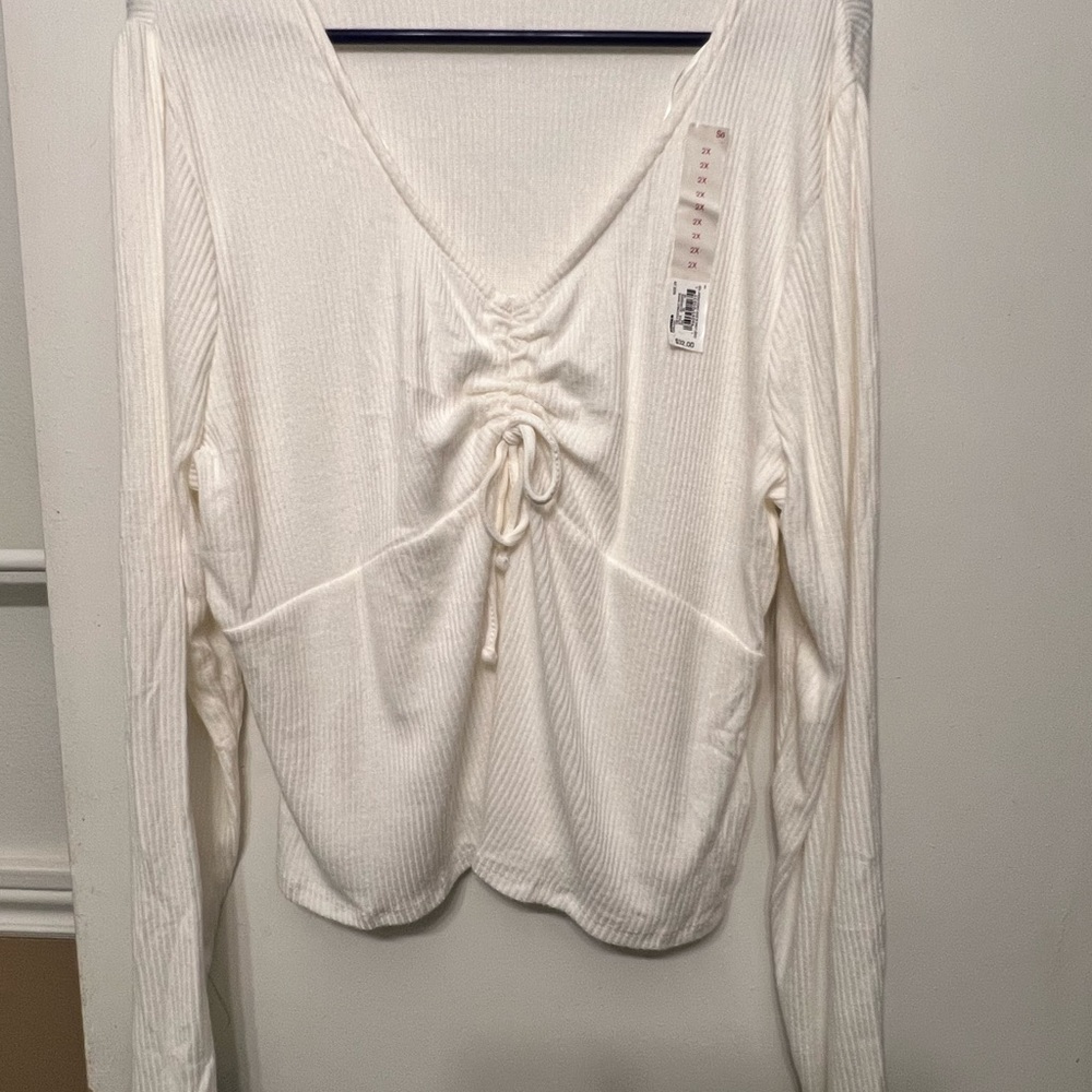 Kohl's White Long Sleeve V-Neck Top